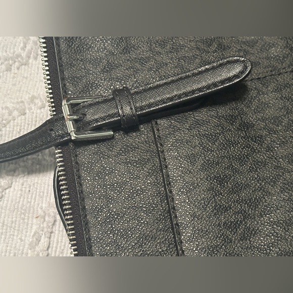 Black logo Michael Kors saffiano shoulder bag - Picture 11 of 12